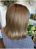 小顔大人可愛い外ハネミルクティーミディ20代30代40代