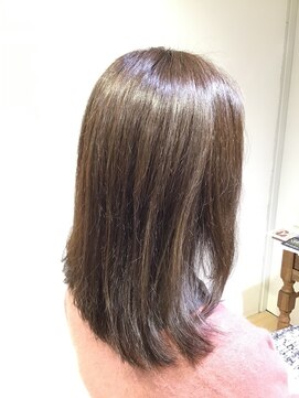 ユーネリー(U-NERY) ミディアムスタイル