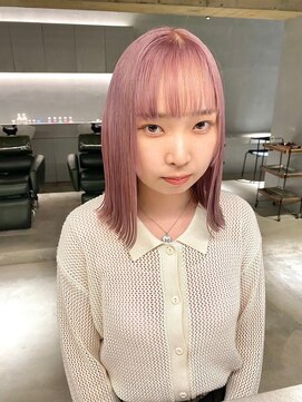 リール(rire) 【rireリール(大須)】ホワイトピンクカラー