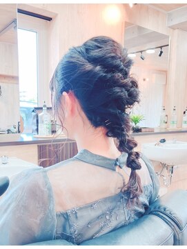 バディ(Buddy) お呼ばれヘアセット