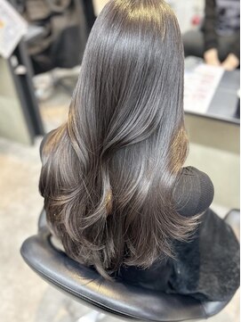 スティル カラン(STILL calin) 【宮川】韓国風レイヤーカット/グレージュカラー