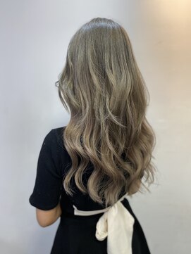 フツーロ 栄(FUTURO) プルエクステ