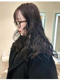 グレージュ/ウェーブスタイリング/ロング