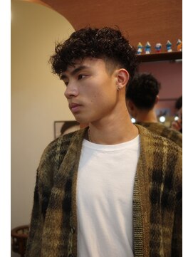 エディ(Edy) メンズスペインカールメンズパーマ刈り上げ外国人風眉毛カット