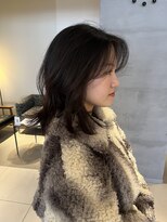 エミュ 伏見 国際センター(emu) レイヤーミディ×ナチュラルブラウンでつくる抜け感スタイル