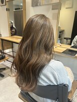ジョワイユヘアーデザイン(Joyeux)&nbsp;joyeuxブリーチカラー　ベージュ【盛本彩乃】