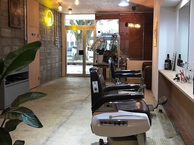 県庁近くのゆったり寛げるBarber。