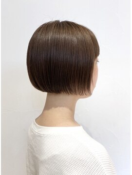 アッシュ 中目黒店(Ash) 伸ばし途中のミニボブ