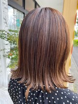 アイコニック 日進梅森台店(ICONIQ)&nbsp;インナーカラー×ハイライト×外ハネミディ