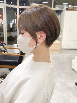 ジーニー 横浜(giinii) 大人可愛い20代30代40代前下がりショートボブ丸みショート◎横浜
