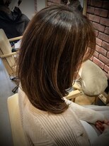 シイジ(SiiJe)&nbsp;グレイカラー＋ハイライト　ステキな白髪ぼかしデザインカラー