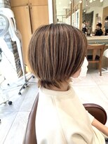 ネオリーブルカ 御茶ノ水店(Neolive Luca)&nbsp;脱白髪染めハイライト　線細め、多め　明るめ仕上がり