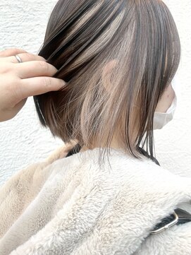 ジィップクリニカ(Zip clinica) インナーカラー 切りっぱなしボブ 担当近森