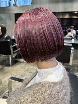 ローリー(Rowlly) ＃ブリーチ＃ピンク＃ぱっつんボブ