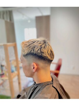 ヘアラボ(HAIR LABO) ブリーチハイトーンフェードクラシックショート