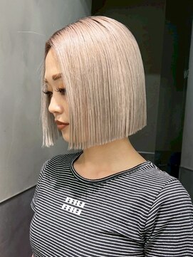 シオン(shion) ボブ韓国ヘア顔周りレイヤーくびれミディミディアム_ba555391