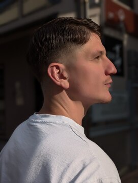 マスタード(MASTARD) センターパートスペインカールフェードカットスパイラルパーマ