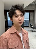 刈り上げセンターパートリバースセンターパートニュアンスパーマ