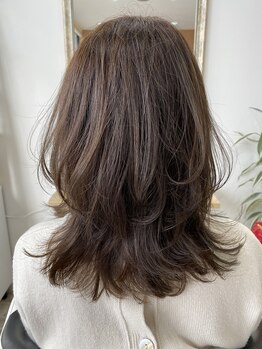 アオイ(AOI)の写真/丁寧なカウンセリングとなりたいを叶えるカットで、毎日のスタイリングもサロン帰りのように♪