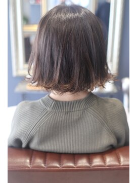 アヘッド(ahead) 切りっぱなし外ハネボブ