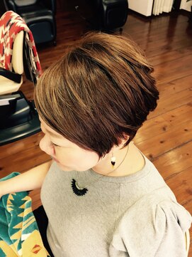 アオ(hair studio ao) 前髪長めショート