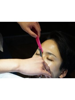 オシャレは細部に宿る◎ヘアだけでなく、眉や髭のお手入れもお任せ！あなたの第一印象をプロデュース。