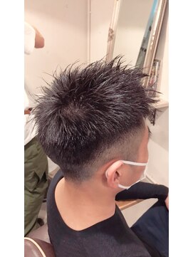 アミーコ(Amico) 刈り上げショートフェードカットアップバング束感流行モテる