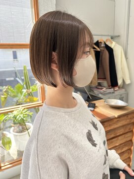 サティ(sati) 【sati 伊藤】ぱつっとミニボブ