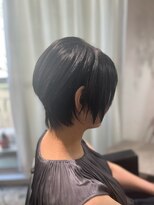 白髪ぼかしアッシュブラックミントアッシュ×小顔ショートボブ