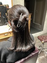 アフィナー(Afinar) 【横浜/横浜駅】タイトハーフアップ