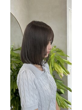 エレノア 枚方(Eleanor) ロブ/ボブ/ダブルカラー/グレージュ/枚方