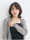ミディアムレイヤーボブ暗めカラーデザインカラーパールベージュ
