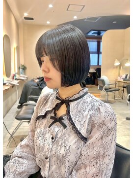 ヒビヲ(HIBIO) 切りっぱなしボブショートボブタッセルボブ縮毛矯正ストレート