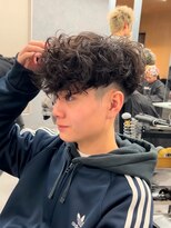 リッチブランドアンドコー(Rich Brand&Co)&nbsp;スペインカールスパイラルパーマツイストパーマフェード短髪