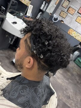 フランクスバーバーリベラルド 横浜(FRANK'S BARBER LIBERALD) メンズメンズカットブリーチパーマR