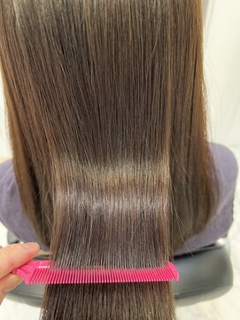 エスカーラ 表参道(THE ESCALA) @m_ayu/ペールベージュ/ブラウンカラー/タビラマユミ