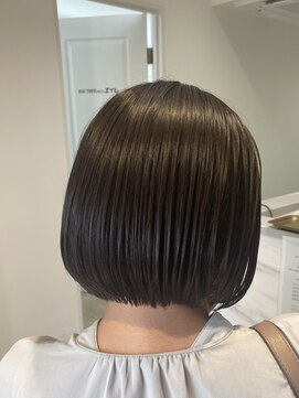 エイム(AIM) 酸性ストレートボブスタイル