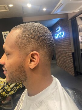 ブロートーキョー 有楽町店(Bro Tokyo) ボウズミドルフェード