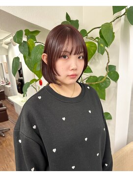 インビテーション(invitation) ボルドーカラー　レイヤーボブ