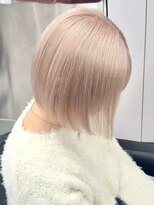 ベレーザシェルト(Beleza scelto)&nbsp;13498フェザーショートミルクティーベージュホワイトブロンド