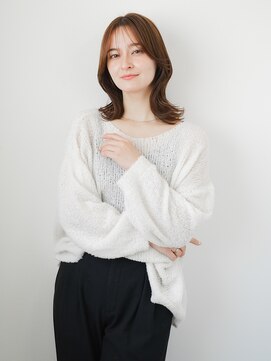 ナチュラルレイヤーくびれミディアム20代30代40代