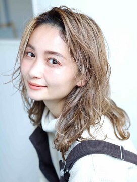 顔まわりミディアム巻きスタイル【北千住】