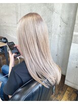 ガルボ ヘアー(garbo hair)&nbsp;艶髪　ハイトーンカラー　ミルクティーカラー