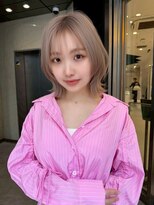 フォト イケブクロ(foto IKEBUKURO)&nbsp;1ブリーチでまろやかベージュ☆顔まわりレイヤーでアクセント♪