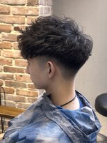 ボンドストーリーホワイト(BondStory White) 【Men‘s】スペインカールフェードスタイル【東出】