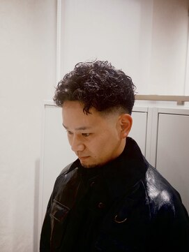 アレアル 広島並木通り店(ALEAR) テーパーフェード×スパイラルショート