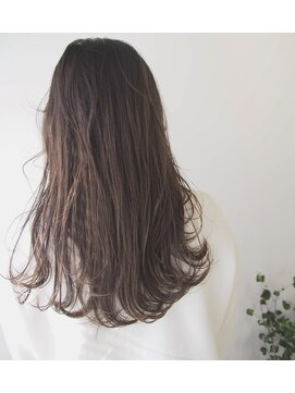 オンアフライデー(on a friday) クリーミーベージュ