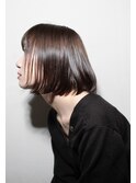 顎ラインのスッキリボブ。
