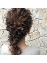 ヘアメイク ヴァロ(Hair Make VaLo)&nbsp;編みおろしアレンジ