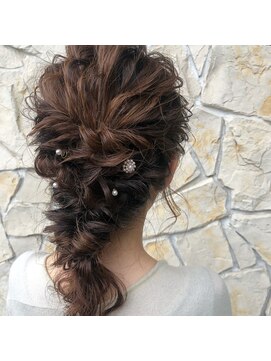 ヘアメイク ヴァロ(Hair Make VaLo) 編みおろしアレンジ